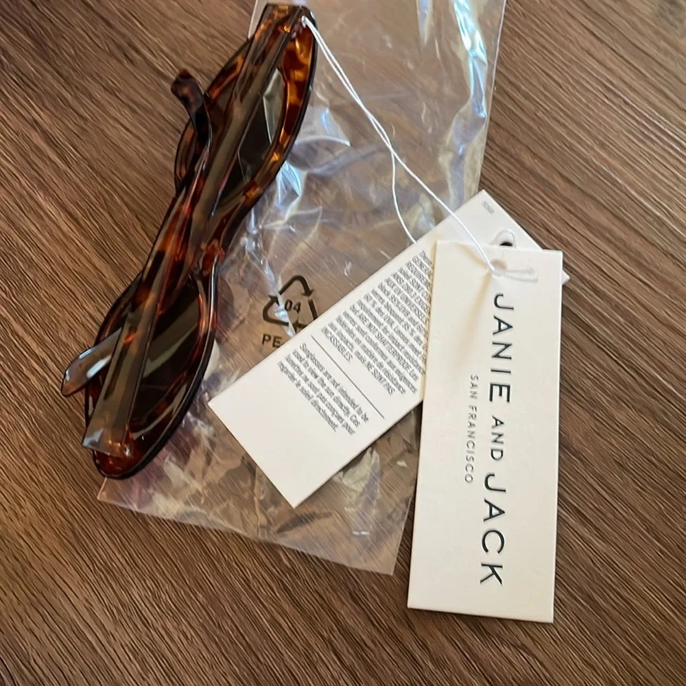 Janie and Jack Sunglasses Children Size 2 to 4 years old NWT
